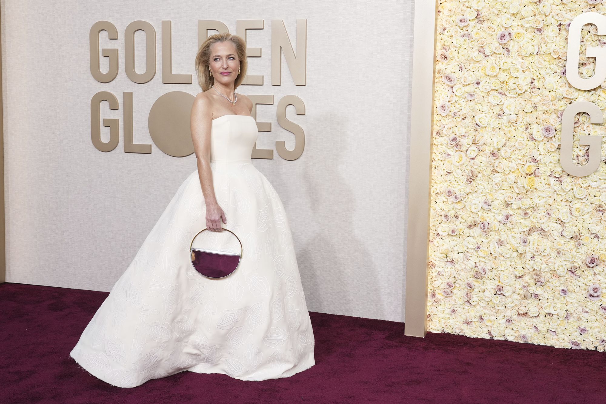 Gillian Anderson’s Dress: The Talk of the Golden Globe Red Carpet